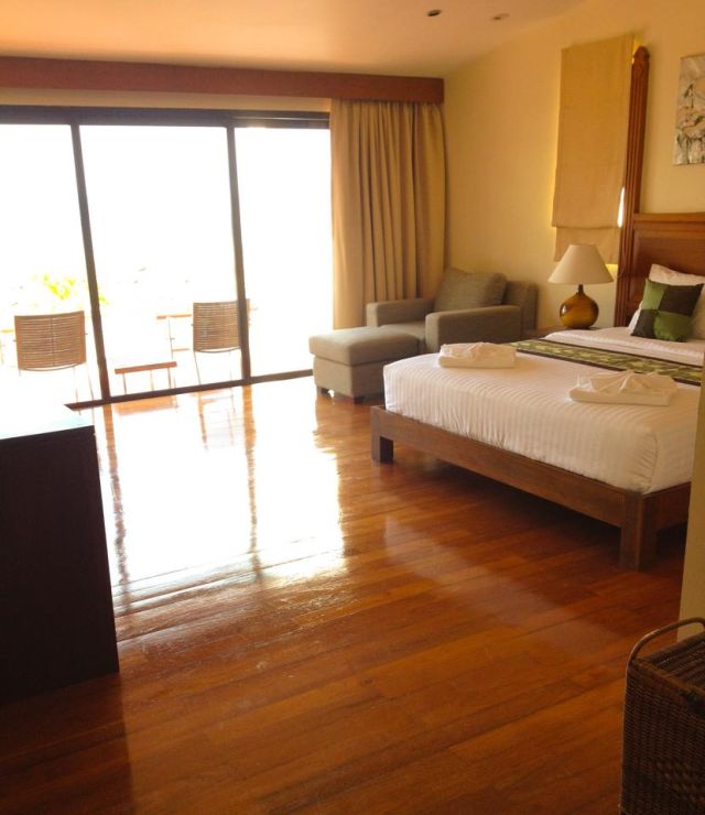 ขายวิลล่า 2 ชั้น ติดทะเลหาดกะหลิม เนื้อที่ 43 ตร.วา ขาย 65 ล้าน