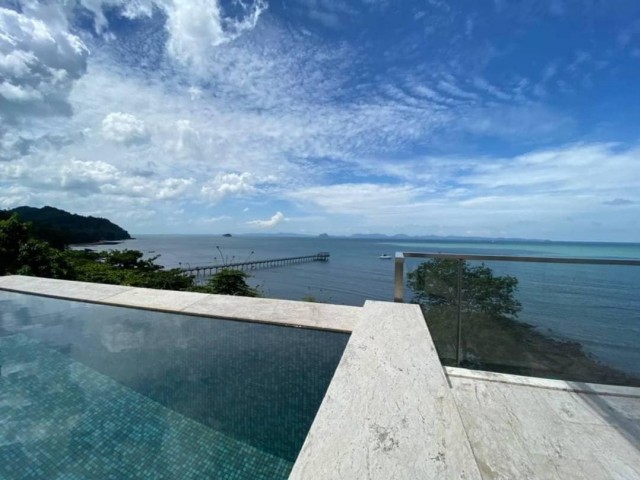 Luxury Villa for Sale in Koh Sirey,Phuket.