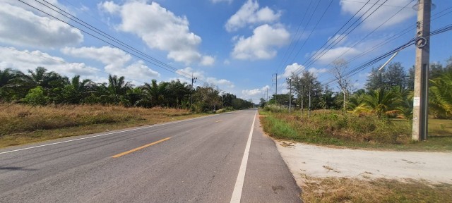 ขายที่ดินหน้าติดถนนทางหลวงบางสะพาน ประจวบคีรีขันธ์ เนื้อที่ 1 ไร่เศษ ขาย 2 ล้าน