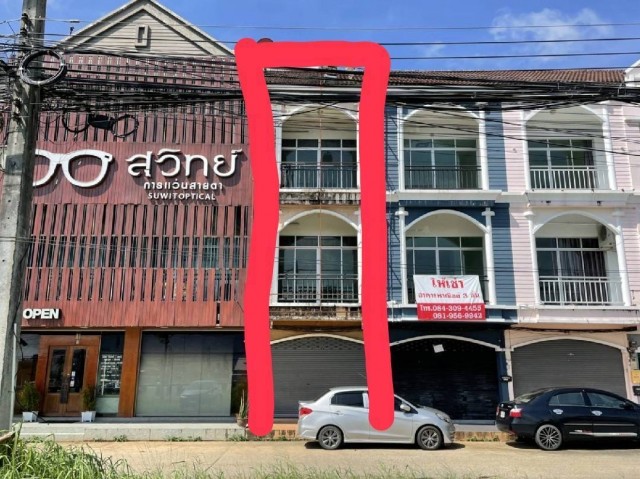 ขายอาคารพาณิชย์3ชั้นใจกลางเมืองภูเก็ตติดสี่แยกบายพาสเนื้อที่17.1ตร.วาขาย 8.9ล้าน