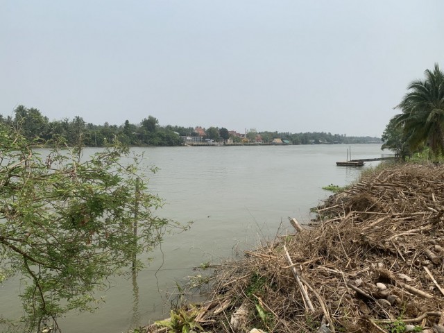 ขายที่ดินติดแม่น้ำแม่กลอง เมืองราชบุรี เนื้อที่ 6 ไร่เศษ ขาย 9 ล้านต่อไร่