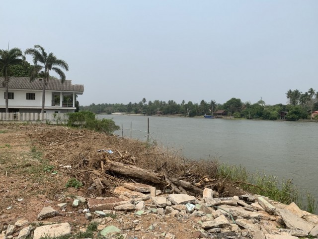 ขายที่ดินติดแม่น้ำแม่กลอง เมืองราชบุรี เนื้อที่ 6 ไร่เศษ ขาย 9 ล้านต่อไร่