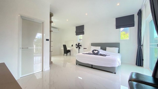 SALE Brand NEW 3 1 Bedrooms Villa for rent and sale