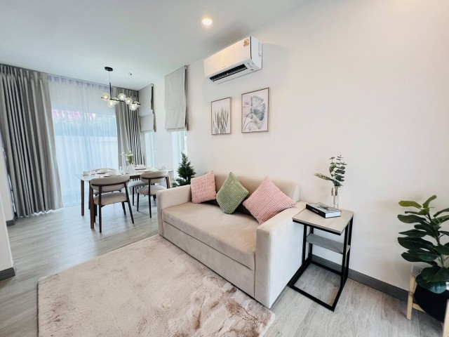 SALEขายบ้านทาวน์เฮ้าส์2ชั้นตกแต่งพร้อมอยู๋ใกล้หาดไม้ขาวเนื้อที่18ตรวาขาย3.39ล้าน