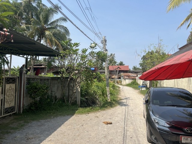 SALEขายที่ดินพร้อมบ้านติดแม่น้ำใกล้ตลาดน้ำอัมพวา เนื้อที่ 1.5 ไร่ ขายเหมา 7 ล้าน