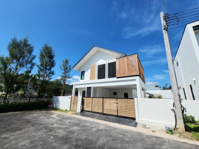 SALEขาย-เช่าบ้าน 2 ชั้น ม.บ้านนิมมาน เมืองภูเก็ต เนื้อที่72.8ตร.วา ขาย16.9ล้าน