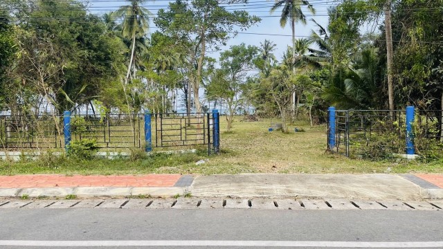 SALEขายที่ดินติดทะเลชุมพร และติดถนนทางหลวงชลบท เนื้อที่1ไร่เศษขาย 8.5 ล้าน