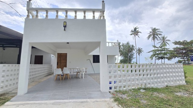 SALEขายที่ดินพร้อมรีสอร์ทติดทะเลหาดละแมรีสอร์ท ชุมพร เนื้อที่383ตร.วาขาย 11 ล้าน