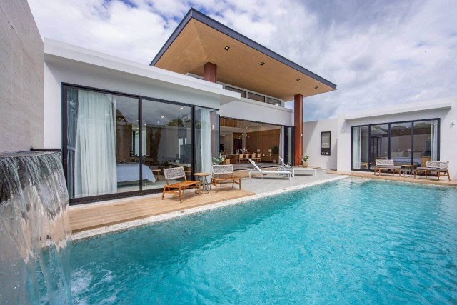 SALE Modern luxury villas nestled in the idyllic location of Rawai 29.9 MB.