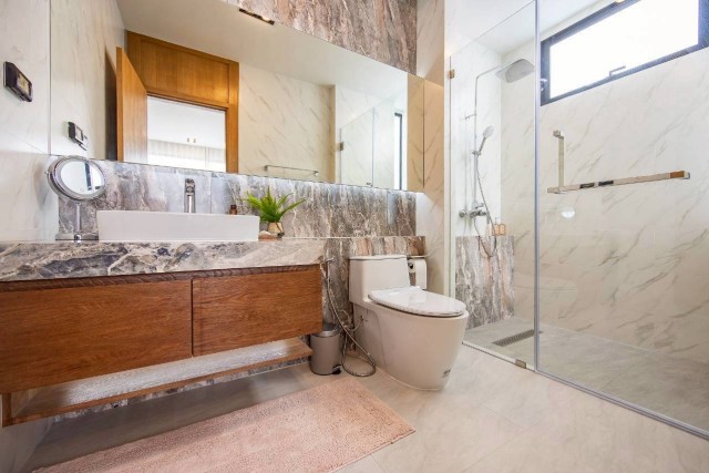 SALE Modern luxury villas nestled in the idyllic location of Rawai 29.9 MB.