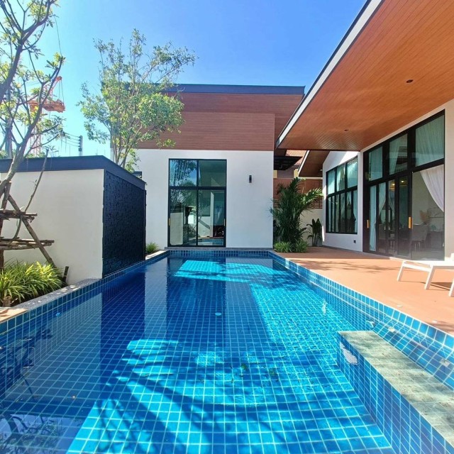 ขายพลูวิลล่าในซอยพัฒนา ราไวย์ เนื้อที่177ตร.วา พื้นที่ใช้สอย350ตร.ม ขาย27.9ล้าน