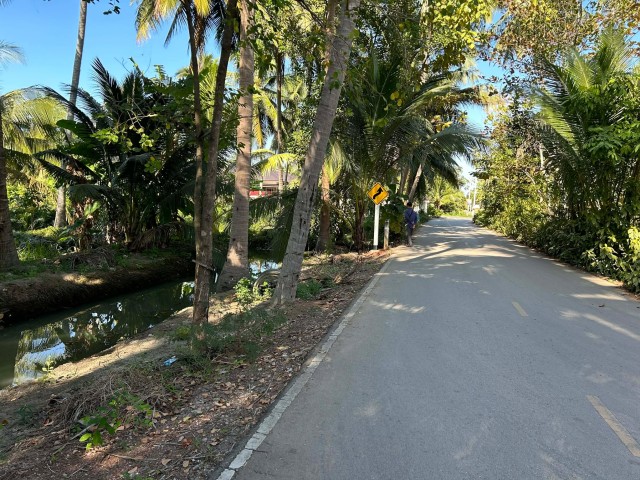 SALEขายที่ดินติดคลองใกล้แม่น้ำแม่กลอง-อัมพวา เนื้อที่ 1 ไร่เศษ ขายเหมา 4.5 ล้าน