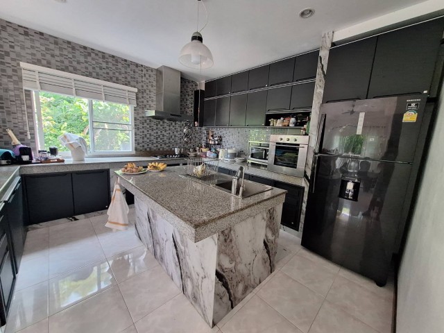 SALE ขายพลูวิลล่าในซอยบางหวาน 15 กมลา เนื้อที่156ตร.วา ขาย 18 ล้าน