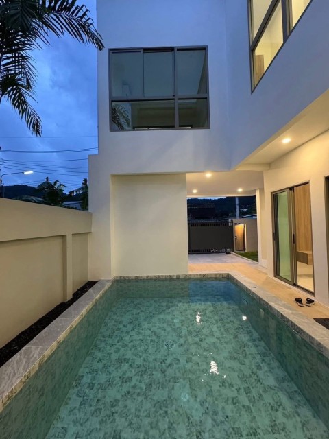 PRIVATE POOL VILLA FOR SALE Price 13.5 MLB.