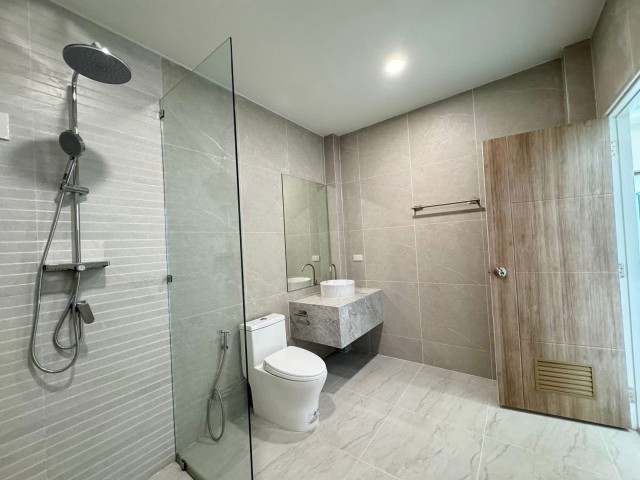 PRIVATE POOL VILLA FOR SALE Price 13.5 MLB.