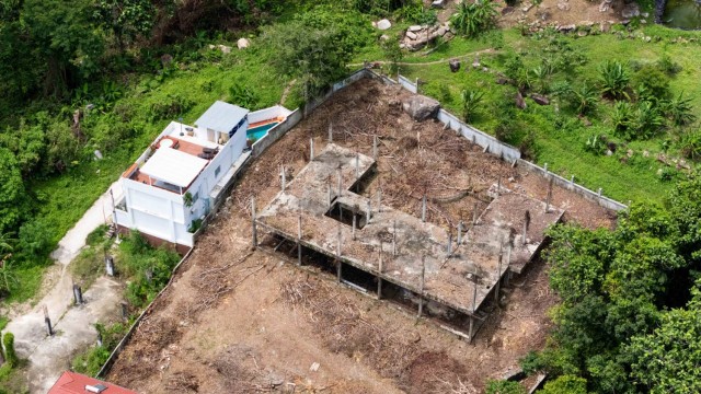 SALEขายที่ดินซีวิวสิ่งปลูกสร้างกมลาซ.ข้างภูเก็ตแฟนตาซีเนื้อที่1ไร่เศษ ขาย17ล้าน