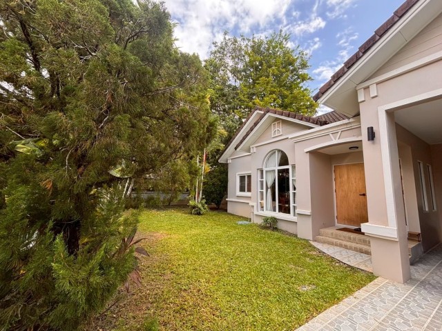 SALEขายบ้านเดี่ยวชั้นดียวในโครงการสินสุขธานี ลิพอนเนื้อที่94ตร.วามุมขาย 5.8 ล้าน