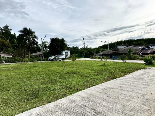 SALEขายที่ดินพังงาบ้านกะไหล ใกล้ถนนเพชรเกษม เนื้อที่ 80.9 ตร.วา ขาย 850,000 บาท