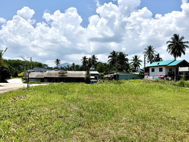 SALEขายที่ดินพังงาบ้านกะไหล ใกล้ถนนเพชรเกษม เนื้อที่ 80.9 ตร.วา ขาย 850,000 บาท