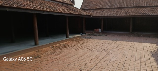 SALEขายที่ดินพร้อมบ้านทรงไทยติดคลอง ลาดใหญ่ เนื้อที่ 4 ไร่เศษ ขายเหมา 15 ล้าน