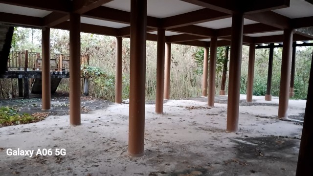 SALEขายที่ดินพร้อมบ้านทรงไทยติดคลอง ลาดใหญ่ เนื้อที่ 4 ไร่เศษ ขายเหมา 15 ล้าน