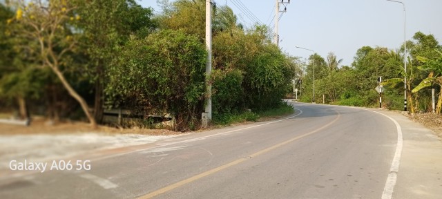 SALEขายที่ดินพร้อมบ้านทรงไทยติดคลอง ลาดใหญ่ เนื้อที่ 4 ไร่เศษ ขายเหมา 15 ล้าน