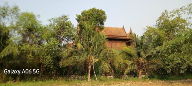 SALEขายที่ดินพร้อมบ้านทรงไทยติดคลอง ลาดใหญ่ เนื้อที่ 4 ไร่เศษ ขายเหมา 15 ล้าน