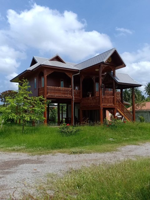 SALEขายที่ดินพร้อมบ้านทรงไทยติดแม่น้ำแม่กลอง สมุทรสงคราม เนื้อที่6ไร่ ขาย55ล้าน