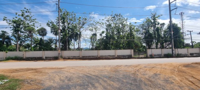 SALEขายที่ดินถลางบ้านพาราตรงข้ามสนาม มิชชั่นฮิลล์ เนื้อที่27ไร่ขาย 5.5ล้านต่อไร่
