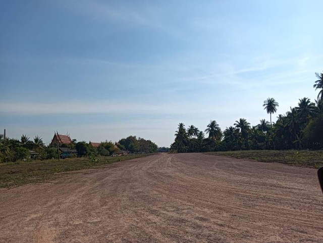 SALEขายที่ดินติดแม่น้ำแม่กลองอัมพวาเมืองสมุทรสงครามเนื้อที่10ไร่เศษขาย 6 ล้านไร่