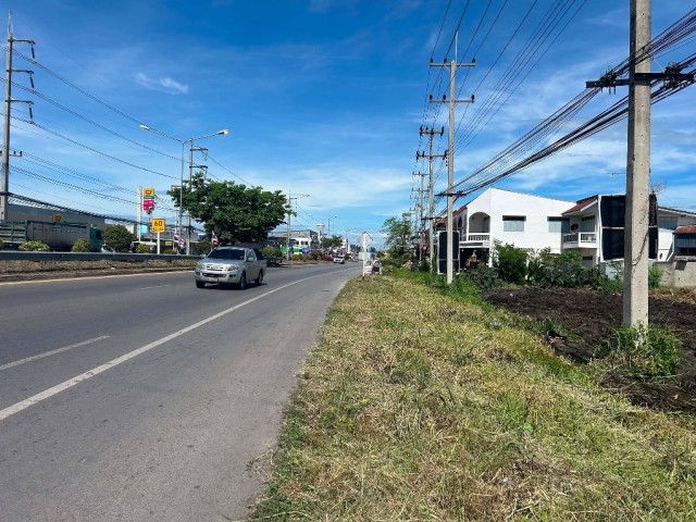 SALEขายที่ดินหน้าติดถนนทางหลวงสมุทรสงคราม-บางแพ  เนื้อที่ 2.5 ไร่ขายเหมา 28 ล้าน