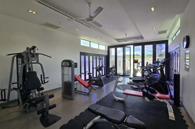 SALEขายห้องชุดใกล้ทะเลหาดบางเทาใน Mandala Condoชั้น.2เนื้อที่290ตร.มขาย24ล้าน