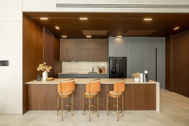 SALEขายห้องชุดใกล้ทะเลหาดบางเทาใน Mandala Condoชั้น.2เนื้อที่290ตร.มขาย24ล้าน