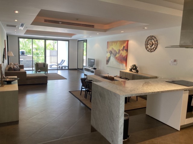 SALEขายห้องชุดใกล้ทะเลหาดบางเทาใน Mandala Condoชั้น.2เนื้อที่290ตร.มขาย24ล้าน