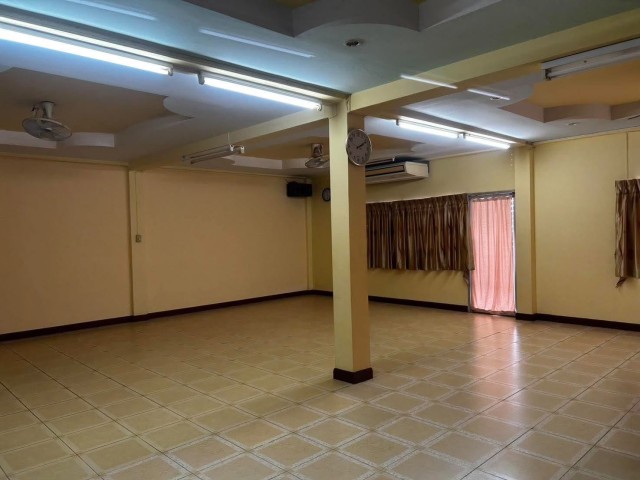SALEขายอาคารพาณิชย์ 3 ชั้น 2 คูหา ใจกลางเมืองภูเก็ต เนื้อที่55ตร.วาขาย25ล้าน