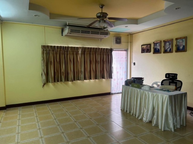 SALEขายอาคารพาณิชย์ 3 ชั้น 2 คูหา ใจกลางเมืองภูเก็ต เนื้อที่55ตร.วาขาย25ล้าน
