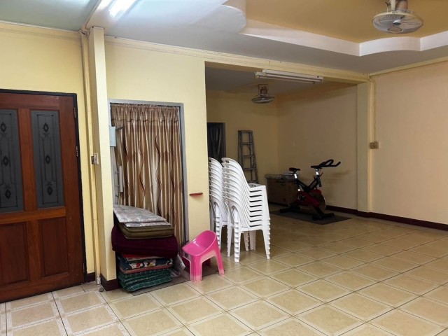 SALEขายอาคารพาณิชย์ 3 ชั้น 2 คูหา ใจกลางเมืองภูเก็ต เนื้อที่55ตร.วาขาย25ล้าน