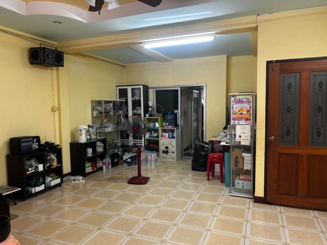 SALEขายอาคารพาณิชย์ 3 ชั้น 2 คูหา ใจกลางเมืองภูเก็ต เนื้อที่55ตร.วาขาย25ล้าน